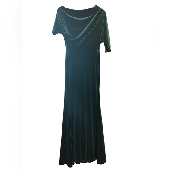 Betsy & Adam Emerald Green Velvet Ruched Off-Shoulder Gown Sz 4 Formal Wedding - Picture 6 of 6